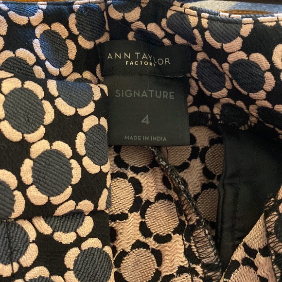 Ann Taylor Signature Pants - Picture 4 of 4
